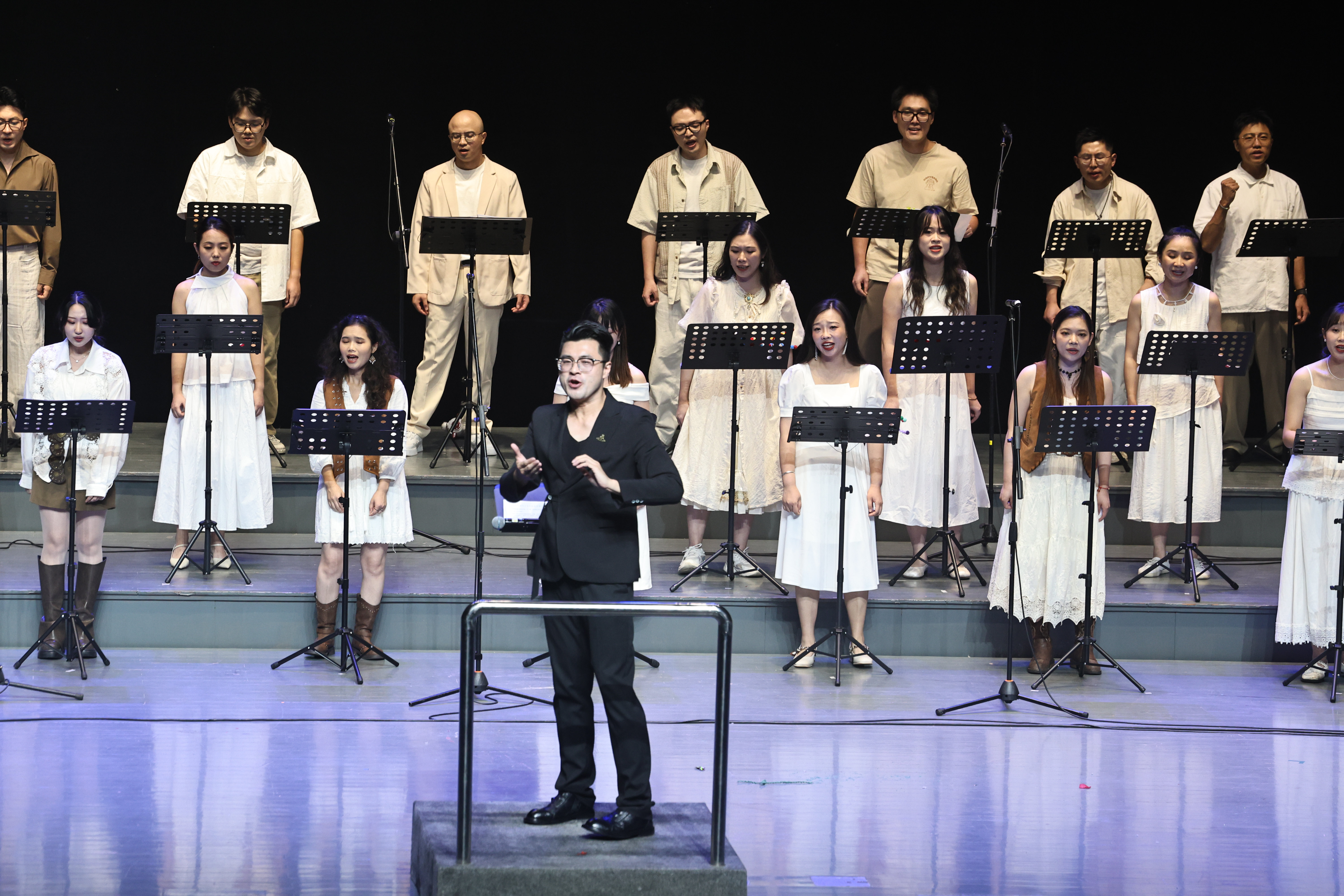 杭州青年合唱團(tuán)《追夢時光機(jī)》流行合唱會唱響青春時代旋律