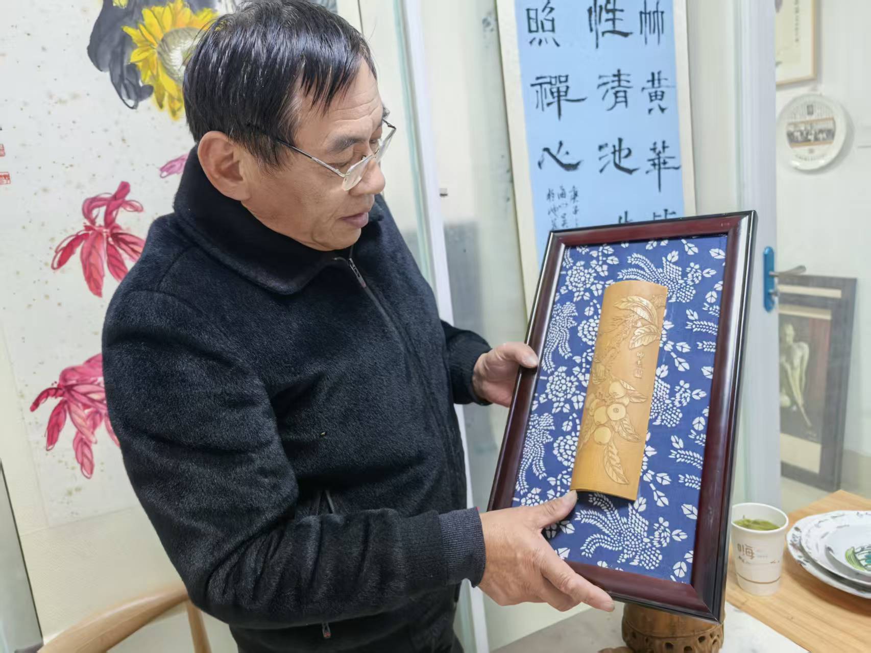 海門這位非常手藝人變身非遺技藝傳人 20年精雕細(xì)琢，讓家鄉(xiāng)風(fēng)情“竹”上生花