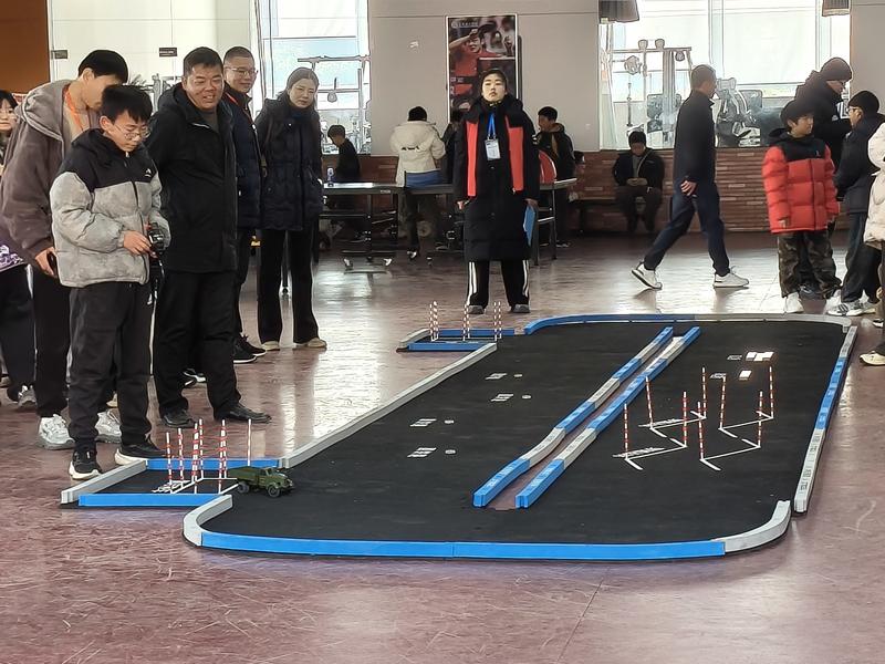 300余名大中小學生逐夢科技丨南通市大中小學生航空、車輛模型比賽舉行