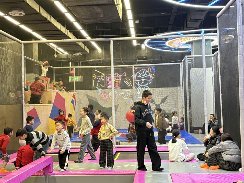 五龍匯商圈新年“開門紅” 銷售額、客流量迎新高